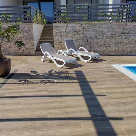 Fuer 5 Personen Ca- 68 M² In Silo- Adriakueste Kroatien - Kroatische Inseln By Interhome Apartman