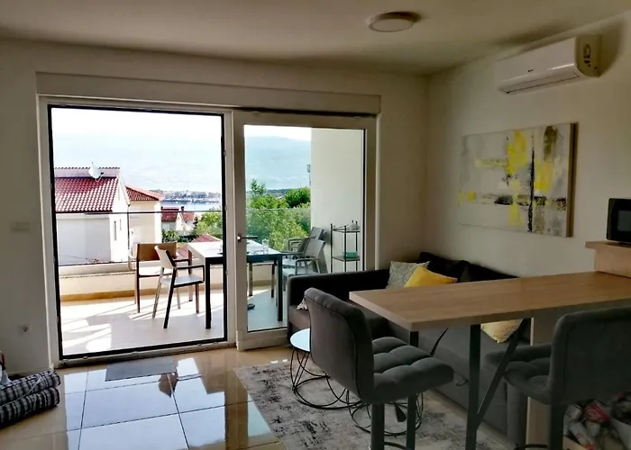 Fuer 5 Personen Ca- 68 M² In Silo- Adriakueste Kroatien - Kroatische Inseln By Interhome 아파트