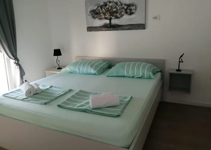 Fuer 5 Personen Ca- 68 M² In Silo- Adriakueste Kroatien - Kroatische Inseln By Interhome *