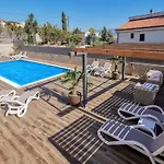 Apartamento Fuer 5 Personen Ca- 68 M² In Silo- Adriakueste Kroatien - Kroatische Inseln By Interhome Šilo